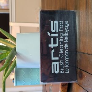 Artis Brush Cleaning Pad